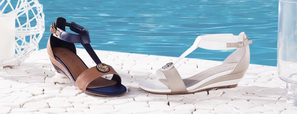 Elegant simona ricci sandals with gorgeous trim detailing