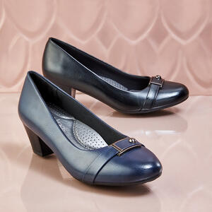 KEMBLA by Bare Traps
* Low Heel Trim Pump
* Black & Navy Burnish
* Just$59.95
https://www.baretraps.com.au/buy/shoes~pumps/kembla-navy

#winterwear #winterwear #comfortshoe #hushpuppy #alldayshoes #smartcasual #ComfortShoes #corporatewear #airlinecrew #airline #lowheels #shoes #womenheels #blackshoes #stewardess