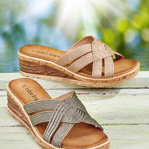 Bare Traps PHOTO Woven Wedge Slide
 - Champagne and Pewter
 - Woven Fabric Upper
 - Natural Footbed Insole
 - Natural Rubber Wedge
https://www.baretraps.com.au/buy/shoes~wedges/photo-champagne
INSTORE and ONLINE Now

#wedges #sandals #metallicsandals #sotd