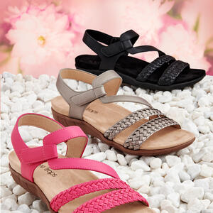 PLATO Sandal by BARE TRAPS
Woven and Plain Straps 
Low Wedge
Footform Comfort Insole
Black, Fuchsia and Pewter
INSTORE & ONLINE Now
https://www.baretraps.com.au/buy/shoes~comfort/plato-pewter
 #comfortsandals #hushpuppies #sandler #supersoft