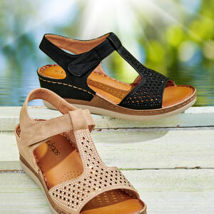 Simona Ricci BARN Diamante T-Bar
 - Mid Natural Wedge 
 - Black and Taupe
In Store and Online now
https://www.baretraps.com.au/buy/shoes~sandals/barn-taupe

#wedges #wedgesandals #dresssandals